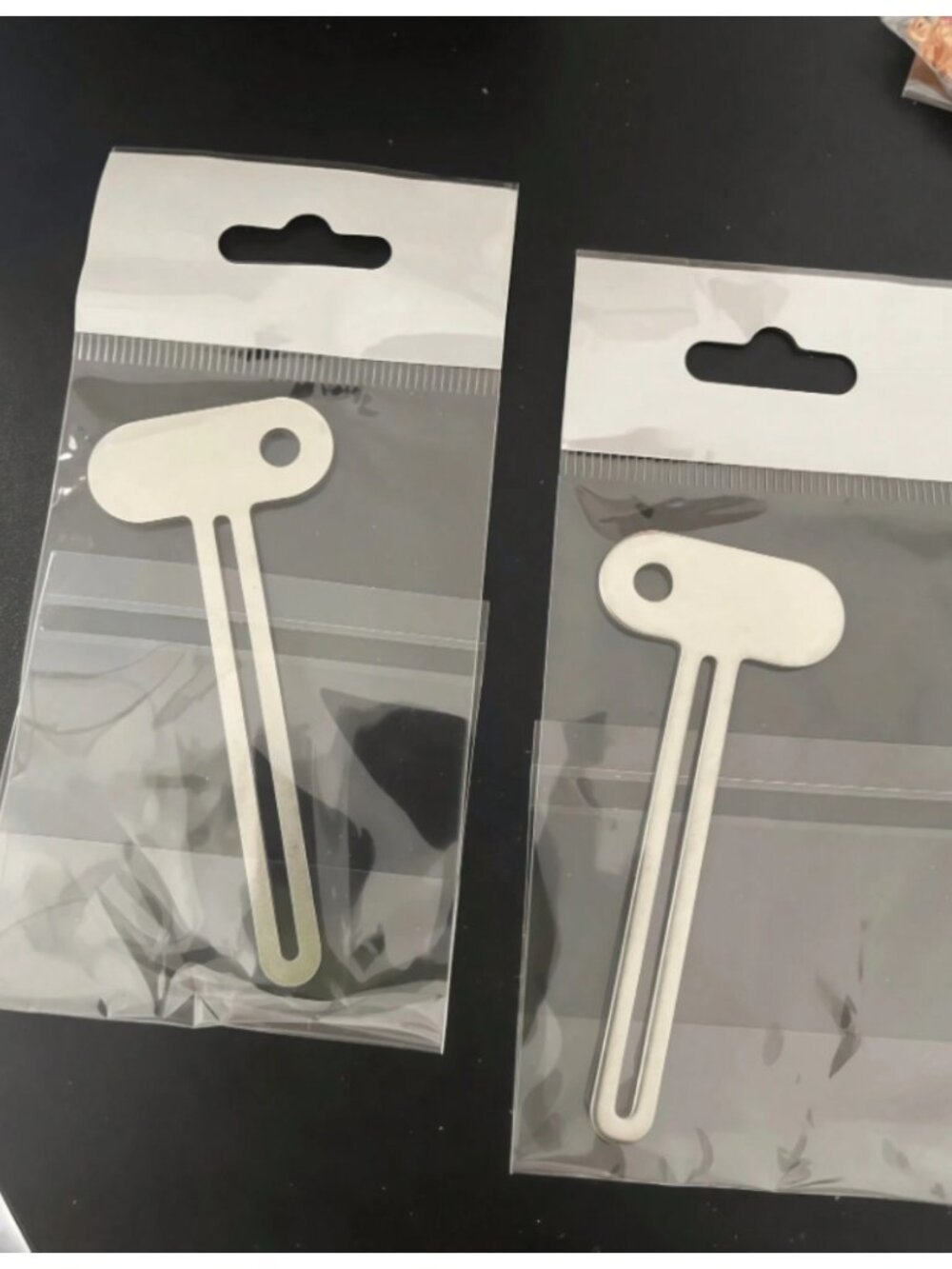 2‑Pack Heavy‑Duty Metal Toothpaste Squeezer Keys – Multi‑Use Tube Roller
